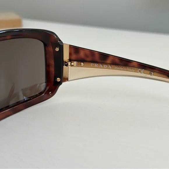 Prada Sunglasses style SPR 01H. Like new! - Picture 2 of 7